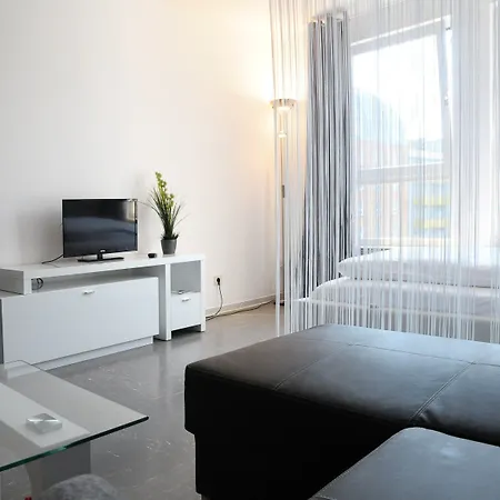 Seeger Living Classic East Appart hôtel 3*